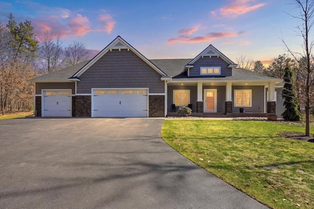 977 McGregor Drive, Eau Claire, WI 54703