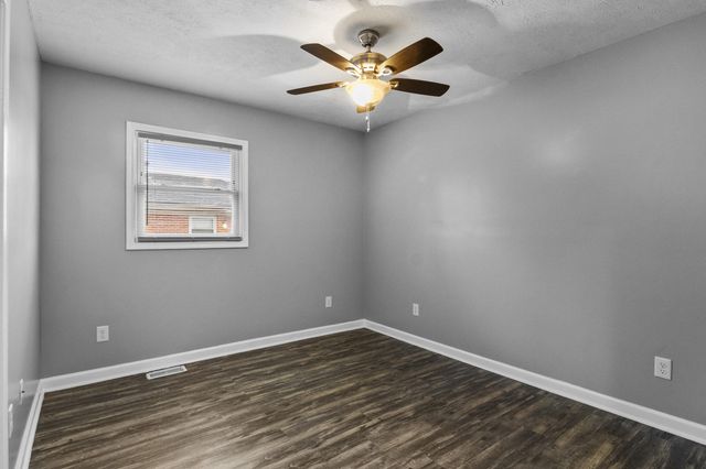 1990 Fair Oaks Drive, Lexington, KY 40504