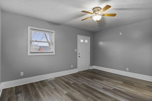 1990 Fair Oaks Drive, Lexington, KY 40504