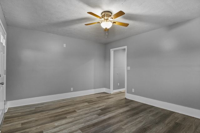 1990 Fair Oaks Drive, Lexington, KY 40504