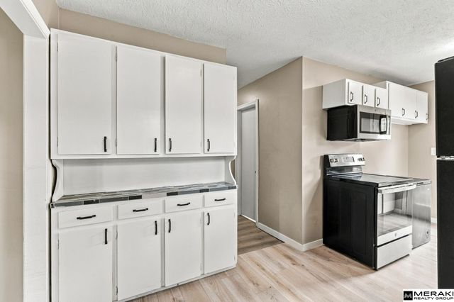 907 W 31 Avenue, Bellevue, NE 68005