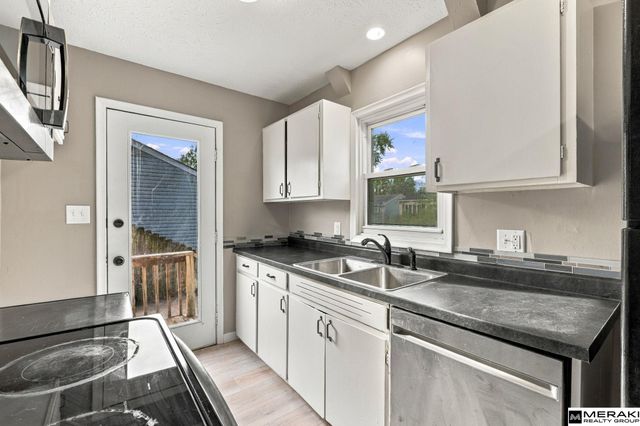 907 W 31 Avenue, Bellevue, NE 68005