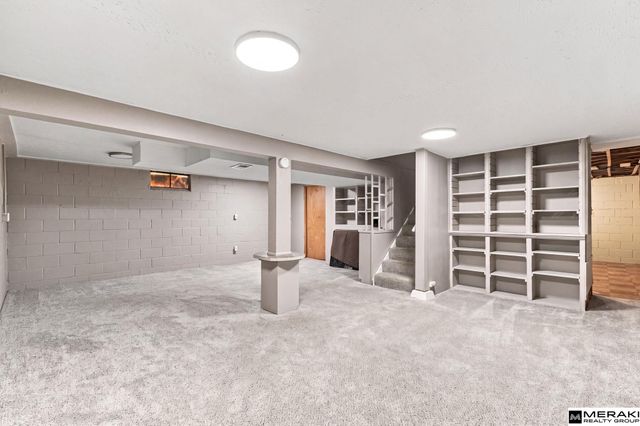907 W 31 Avenue, Bellevue, NE 68005