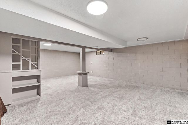 907 W 31 Avenue, Bellevue, NE 68005