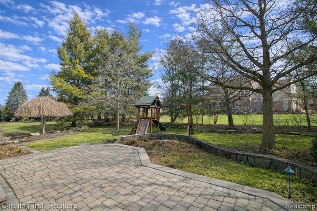 48318 Manhattan Circle, Canton, MI 48188