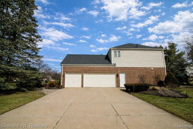 48318 Manhattan Circle, Canton, MI 48188