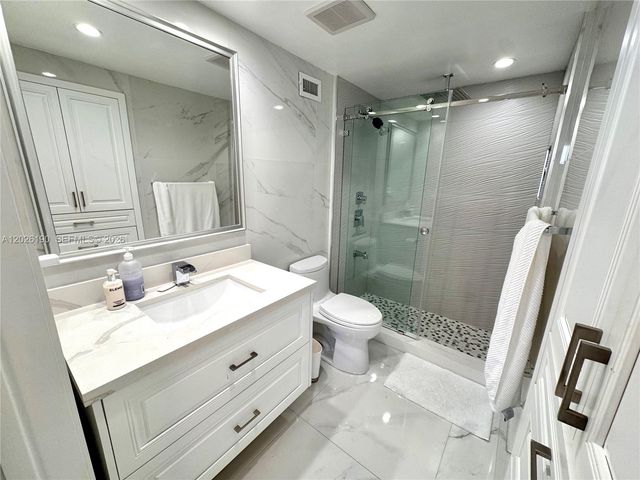 2899 Collins Ave 1037, Miami Beach, FL 33140
