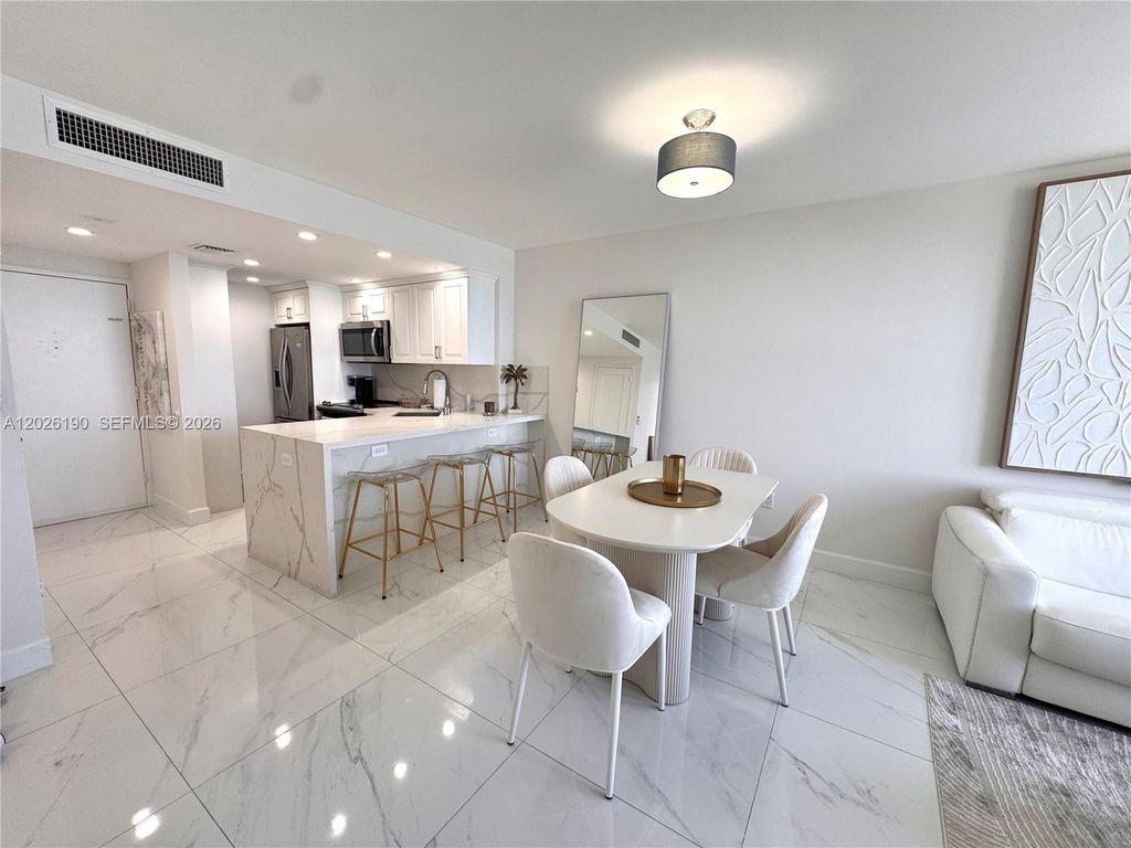 2899 Collins Ave 1037, Miami Beach, FL 33140