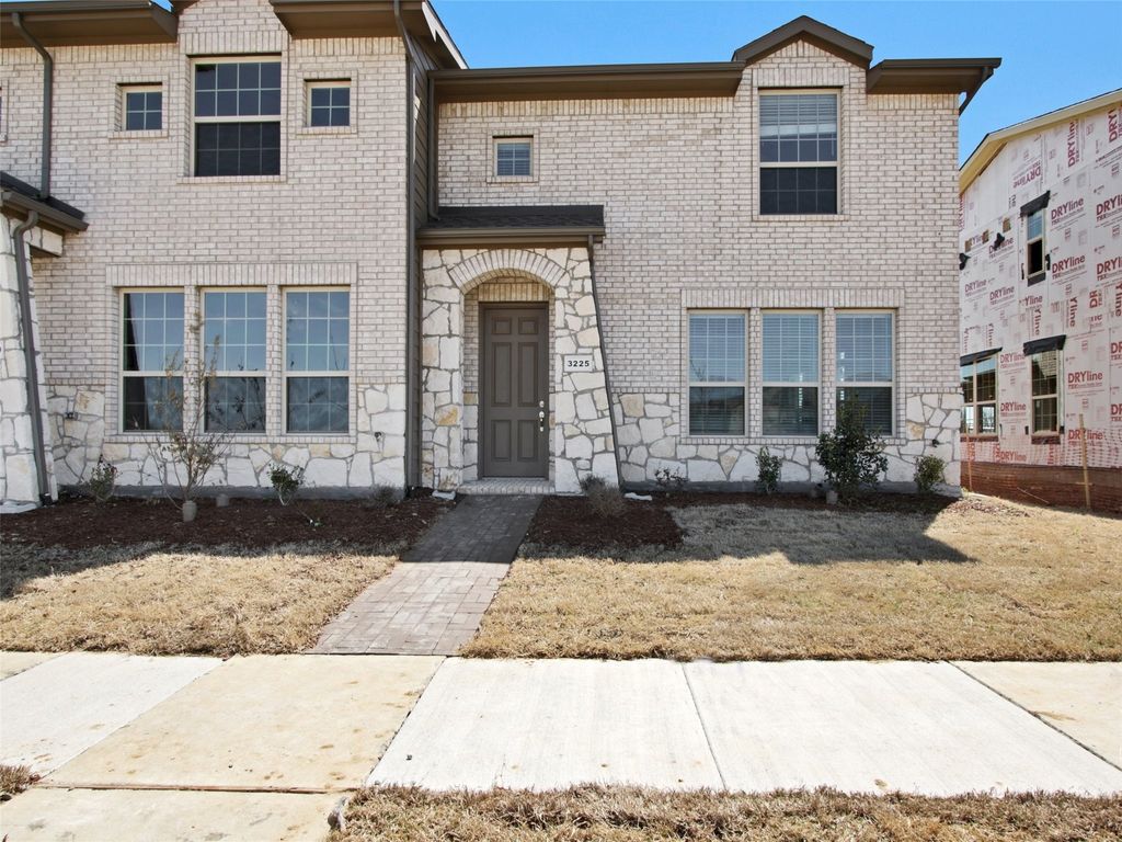 3225 Solana Circle, Denton, TX 76207