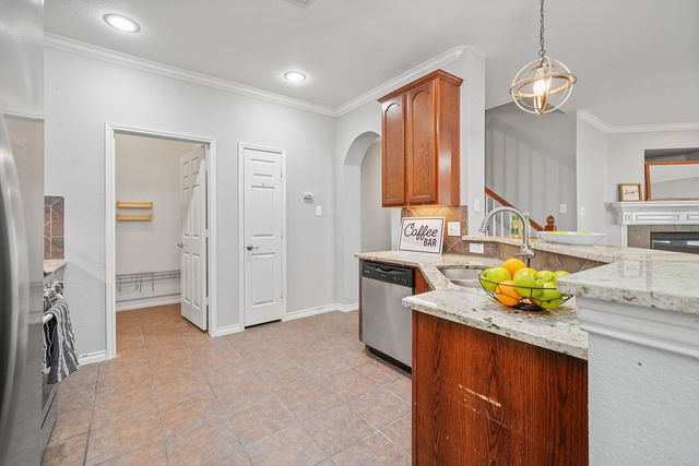 1153 King George Lane, Savannah, TX 76227
