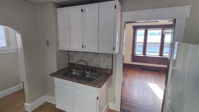 329 S Clemens Avenue, Lansing, MI 48912