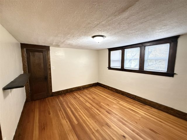 329 S Clemens Avenue, Lansing, MI 48912