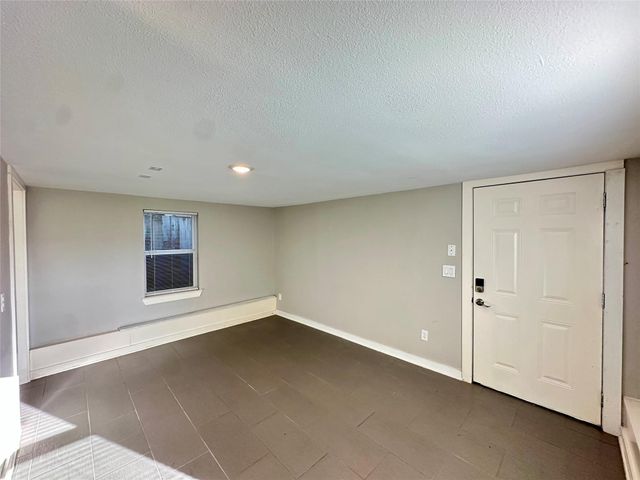 1304 Ursuline Street, Galveston, TX 77550