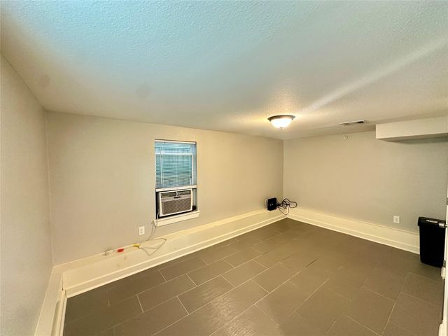 1304 Ursuline Street, Galveston, TX 77550