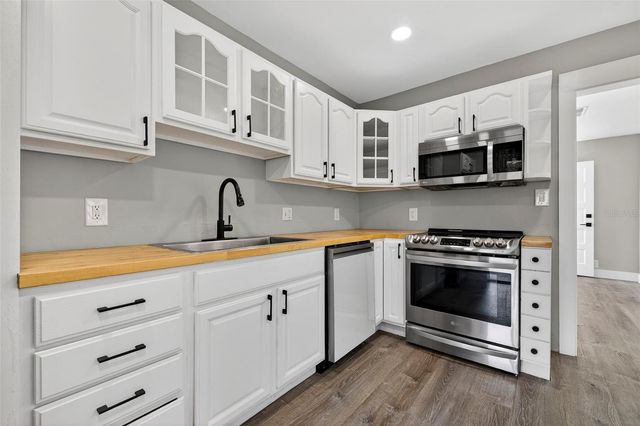 181 20TH AVENUE N, St Petersburg, FL 33704