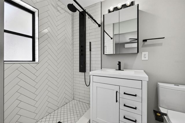 181 20TH AVENUE N, St Petersburg, FL 33704