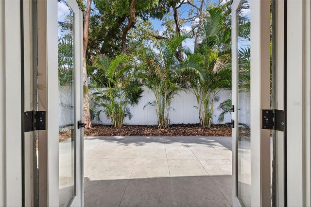 181 20TH AVENUE N, St Petersburg, FL 33704