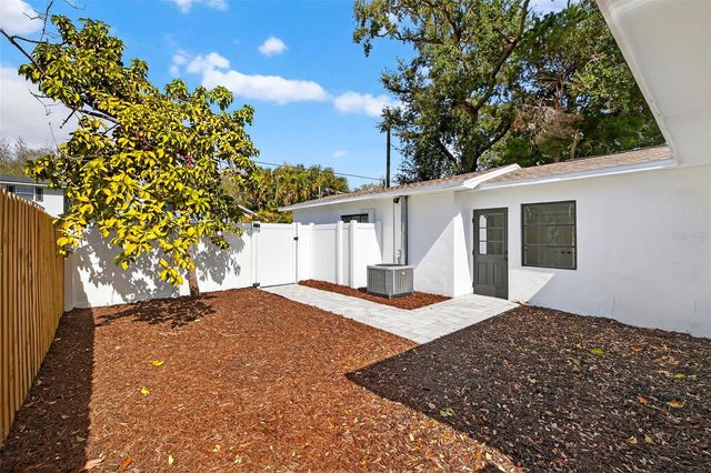 181 20TH AVENUE N, St Petersburg, FL 33704