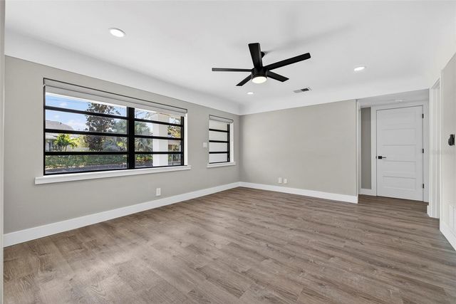 181 20TH AVENUE N, St Petersburg, FL 33704