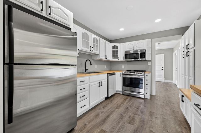 181 20TH AVENUE N, St Petersburg, FL 33704