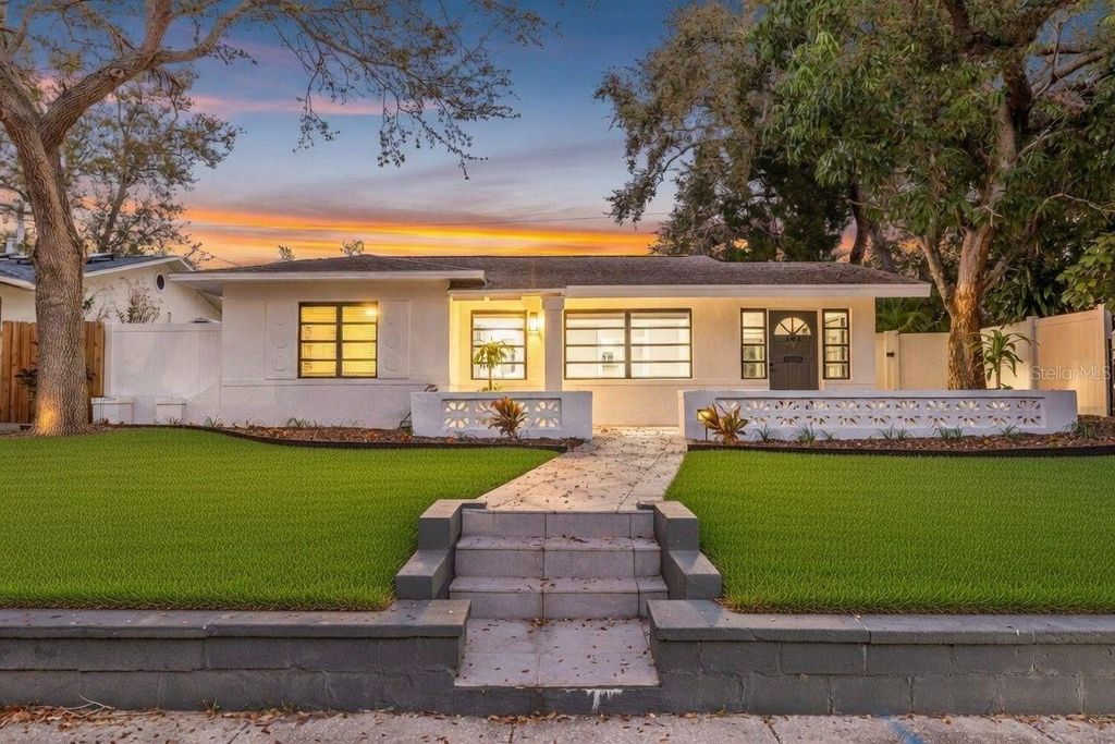 Image 1 of property listing at 181 20TH AVENUE N, St Petersburg, FL 33704