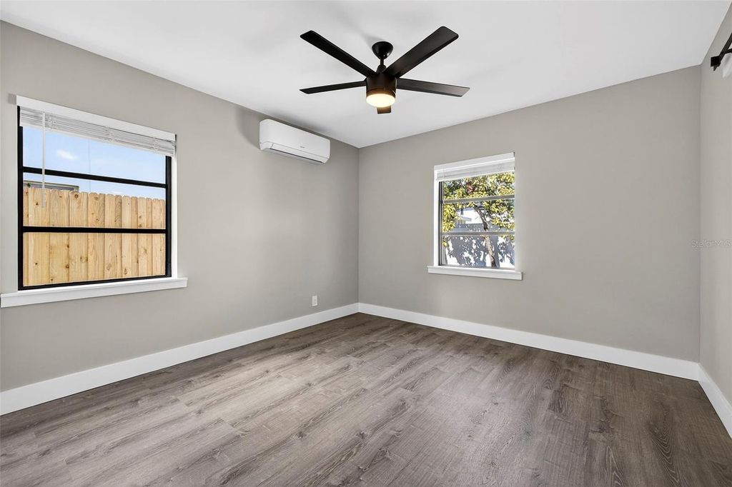 Image 16 of property listing at 181 20TH AVENUE N, St Petersburg, FL 33704