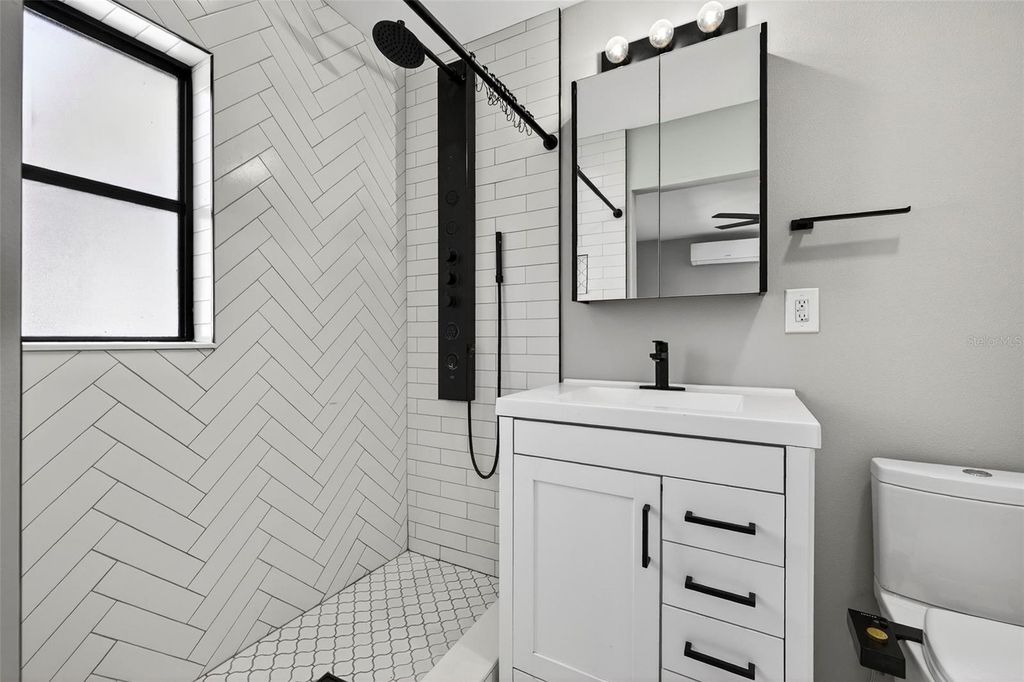 Image 18 of property listing at 181 20TH AVENUE N, St Petersburg, FL 33704