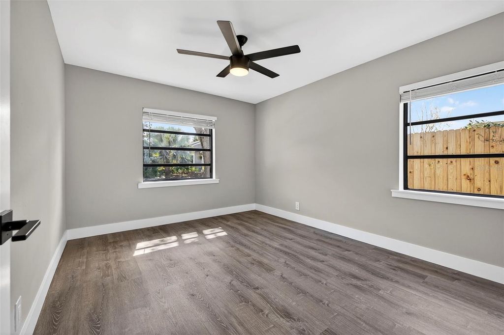 Image 20 of property listing at 181 20TH AVENUE N, St Petersburg, FL 33704