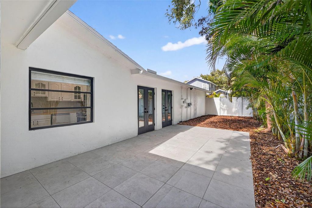 Image 26 of property listing at 181 20TH AVENUE N, St Petersburg, FL 33704