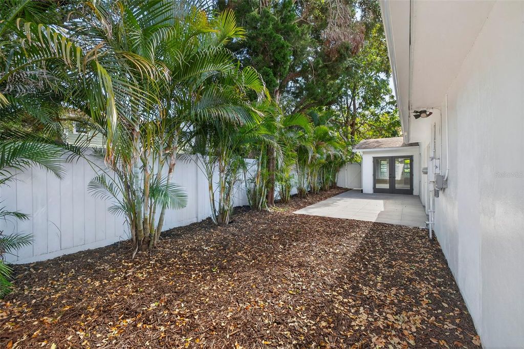 Image 28 of property listing at 181 20TH AVENUE N, St Petersburg, FL 33704