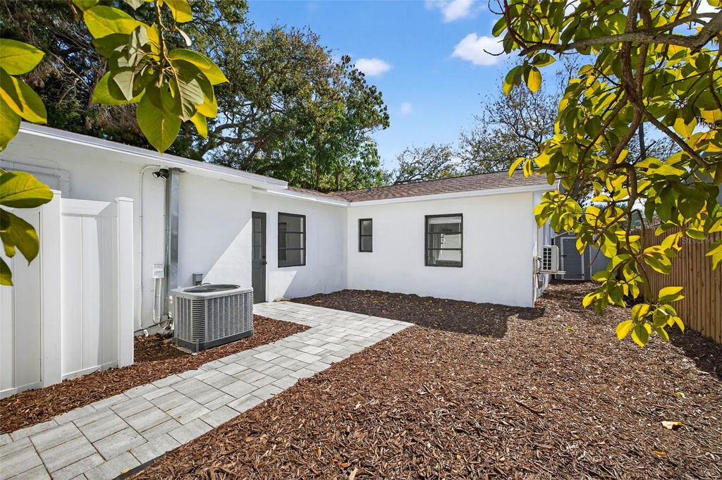 Image 29 of property listing at 181 20TH AVENUE N, St Petersburg, FL 33704