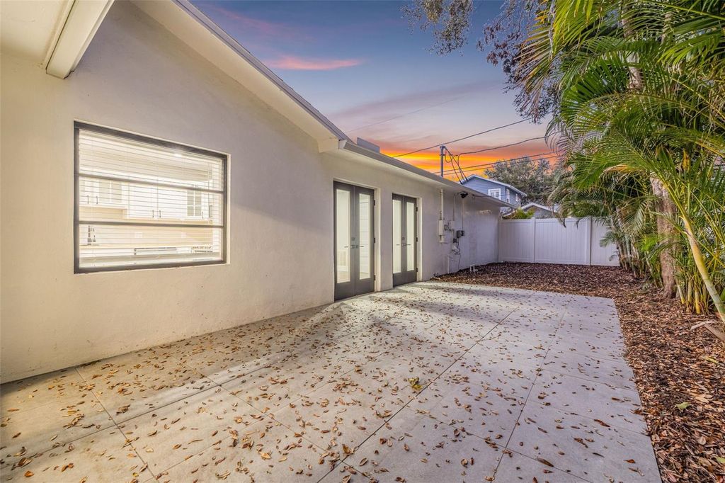 Image 33 of property listing at 181 20TH AVENUE N, St Petersburg, FL 33704