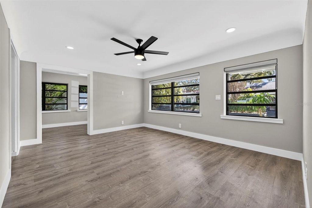 Image 9 of property listing at 181 20TH AVENUE N, St Petersburg, FL 33704