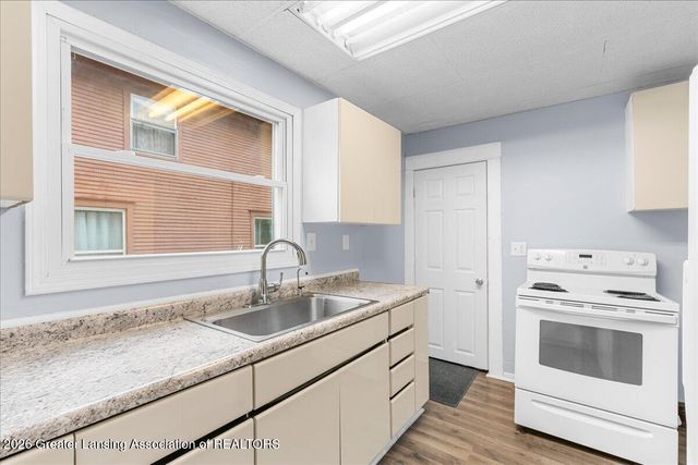 1009 May Street, Lansing, MI 48906