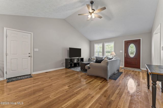 106 Walnut Avenue, Hamlet, NC 28345