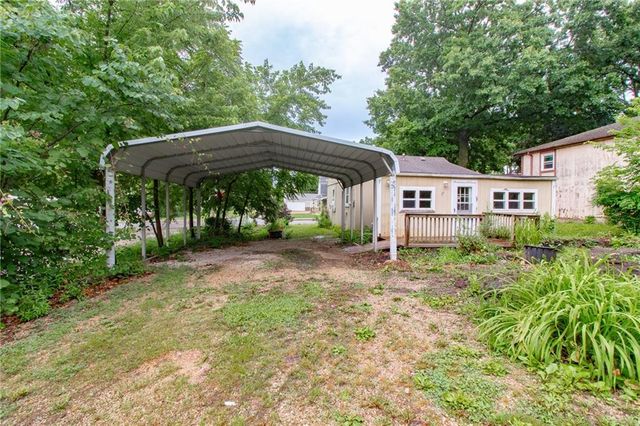 600 S Olive Street, Holden, MO 64040