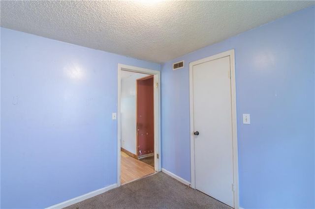 600 S Olive Street, Holden, MO 64040