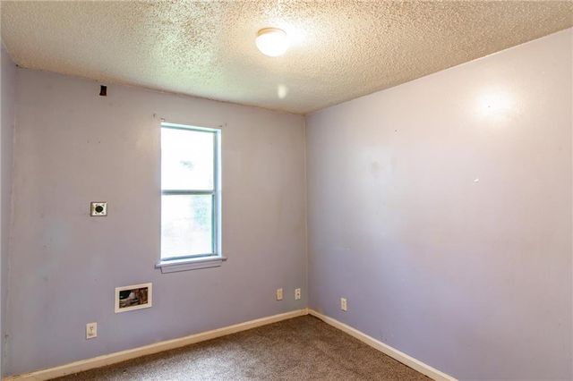 600 S Olive Street, Holden, MO 64040
