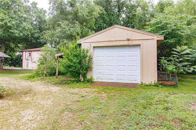 600 S Olive Street, Holden, MO 64040
