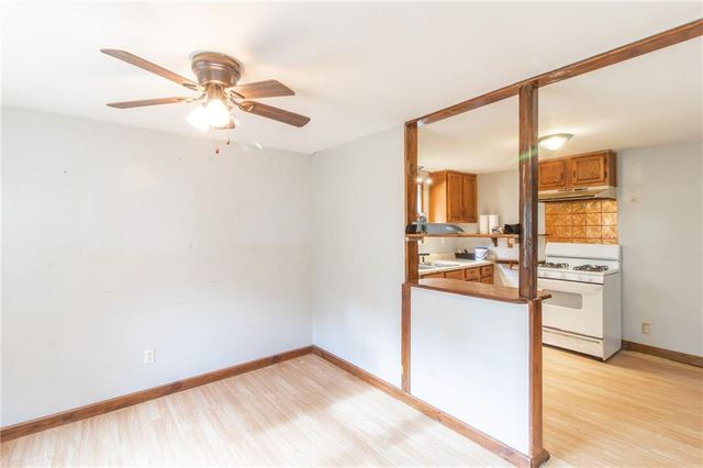600 S Olive Street, Holden, MO 64040