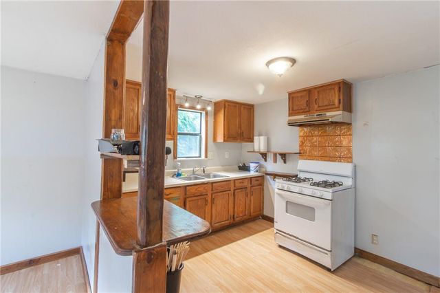 600 S Olive Street, Holden, MO 64040