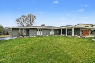 1134 S Lakeside Drive S, Battle Creek City, MI 49015