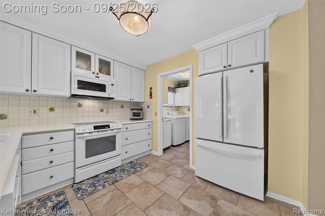 105 Hampton Court, Northville, MI 48168