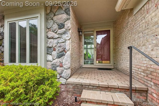 105 Hampton Court, Northville, MI 48168