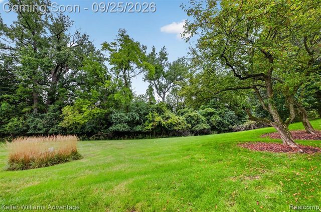 105 Hampton Court, Northville, MI 48168