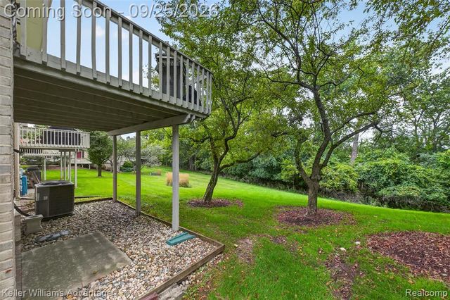 105 Hampton Court, Northville, MI 48168