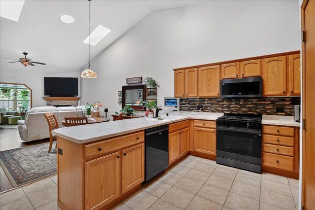 1198 Sawyer Way, Sun Prairie, WI 53590