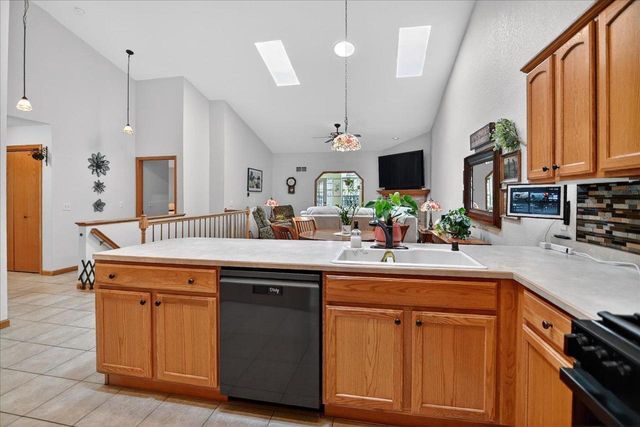 1198 Sawyer Way, Sun Prairie, WI 53590