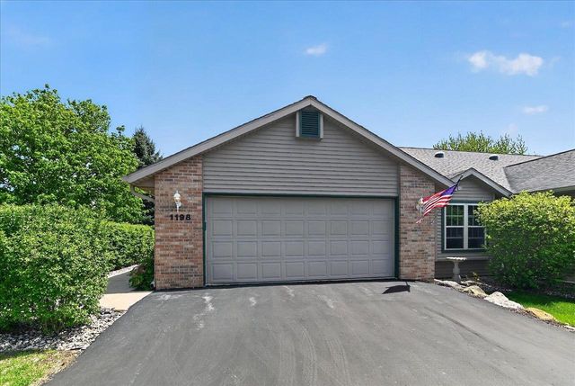 1198 Sawyer Way, Sun Prairie, WI 53590