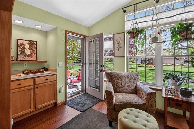 1198 Sawyer Way, Sun Prairie, WI 53590